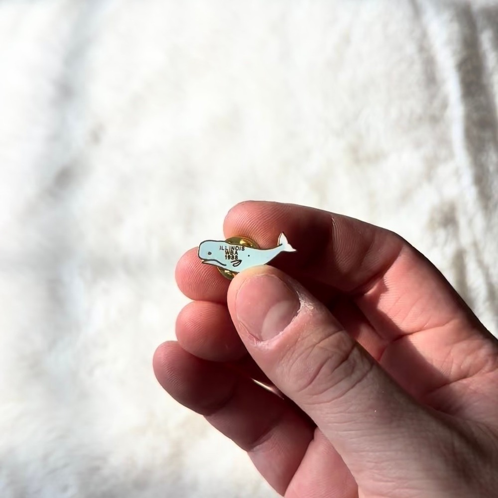Illinois State 1986 Whale Pin Collectible Lapel Pin Souvenir